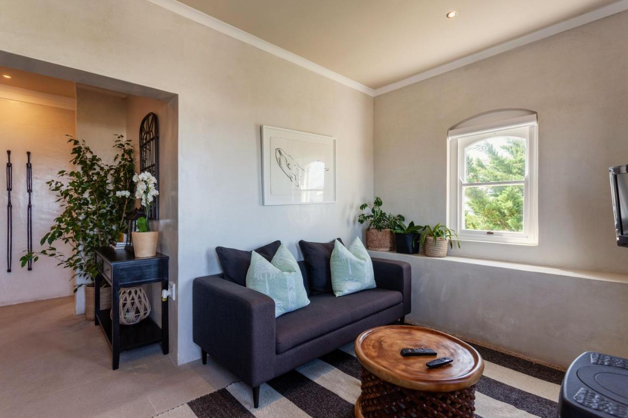 Auberge Burgundy Boutique Hotel & Spa Hermanus Bagian luar foto