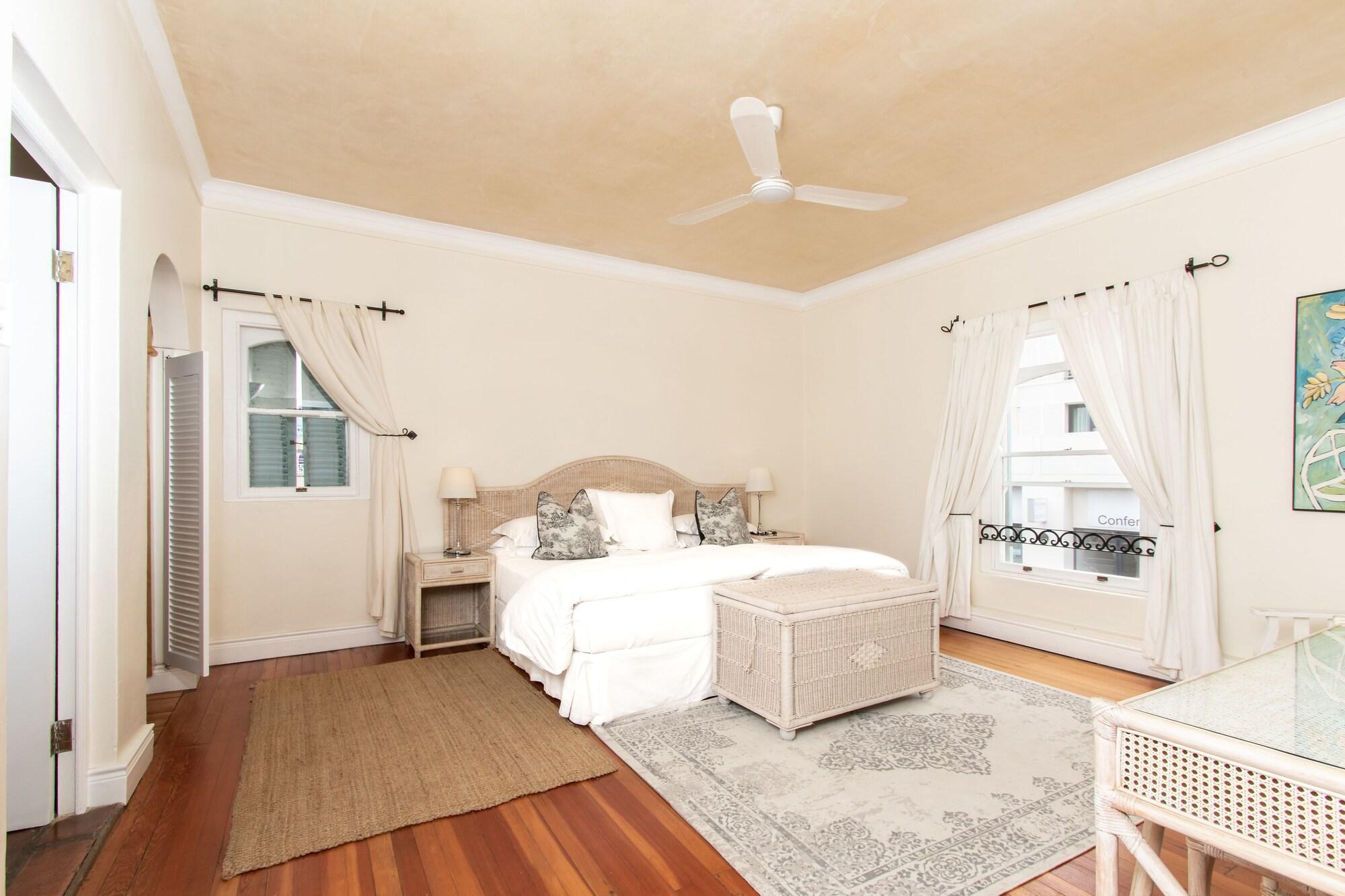 Auberge Burgundy Boutique Hotel & Spa Hermanus Bagian luar foto