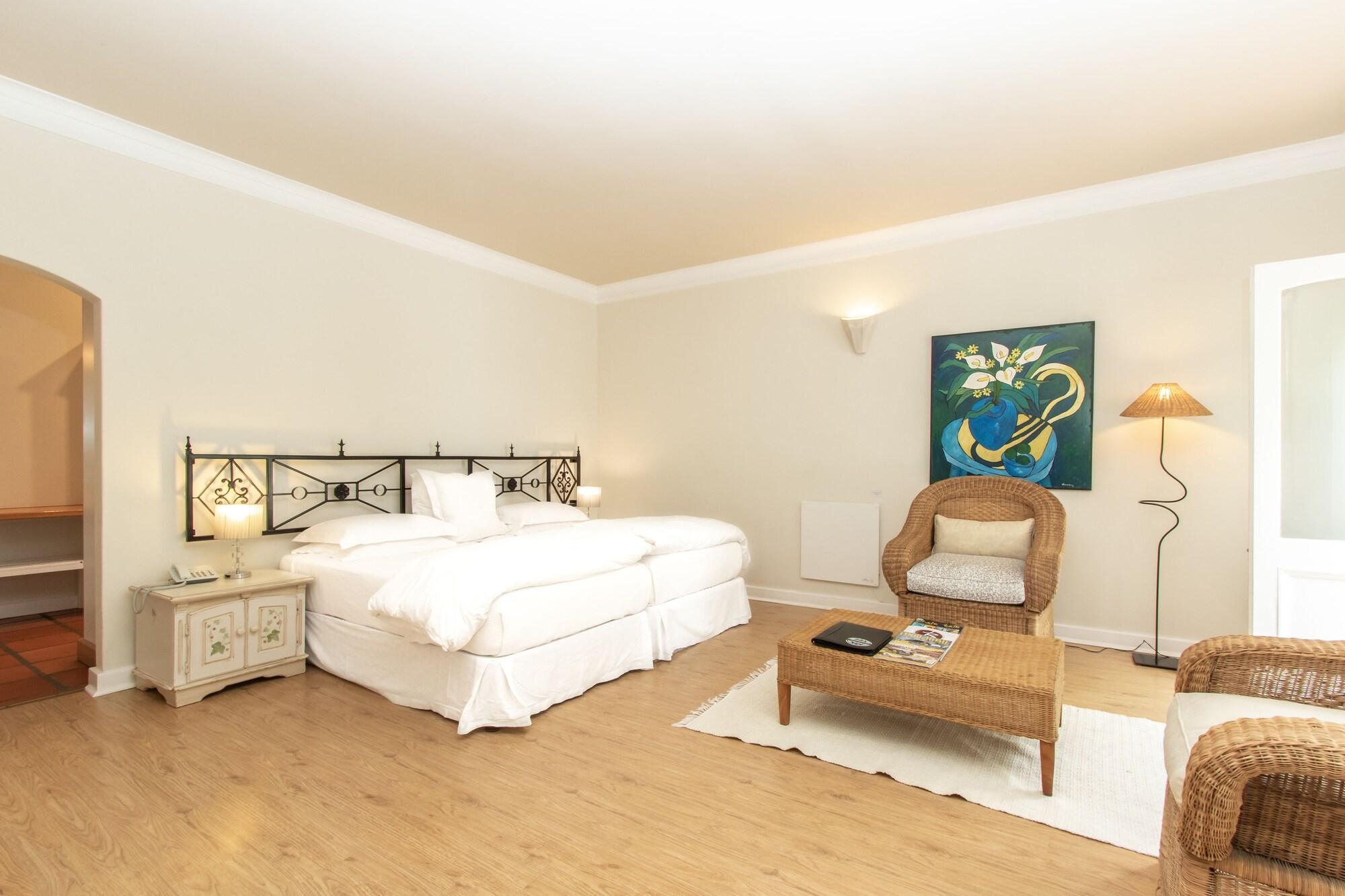 Auberge Burgundy Boutique Hotel & Spa Hermanus Bagian luar foto