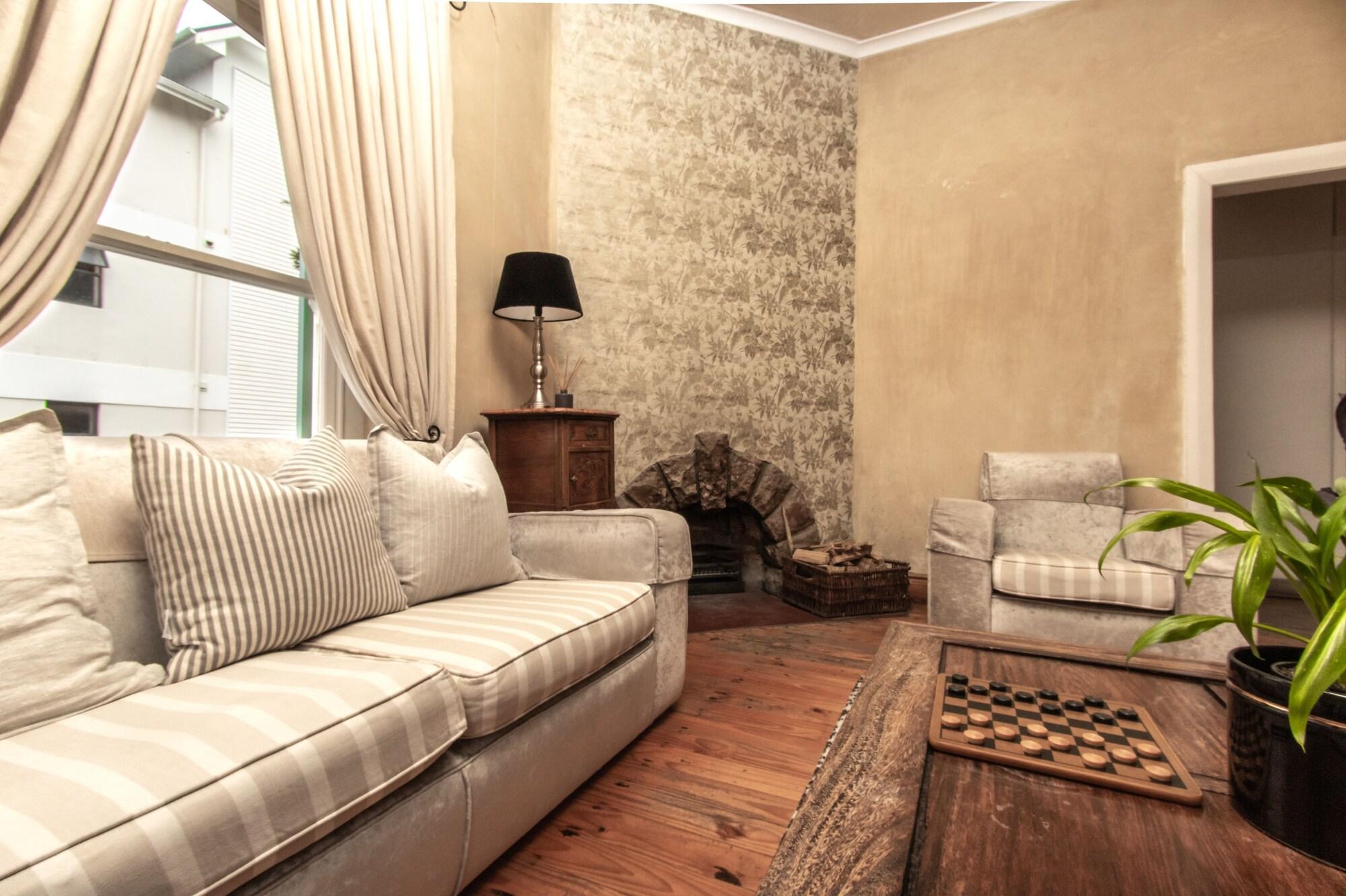 Auberge Burgundy Boutique Hotel & Spa Hermanus Bagian luar foto