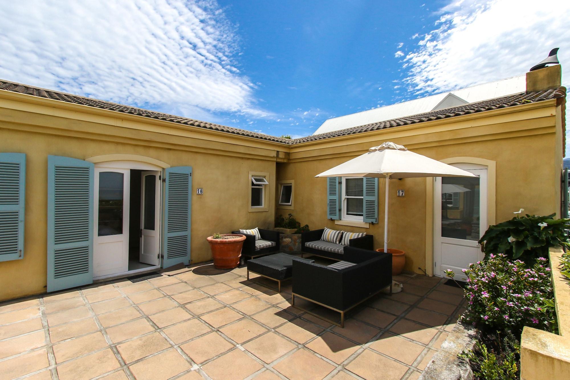 Auberge Burgundy Boutique Hotel & Spa Hermanus Bagian luar foto