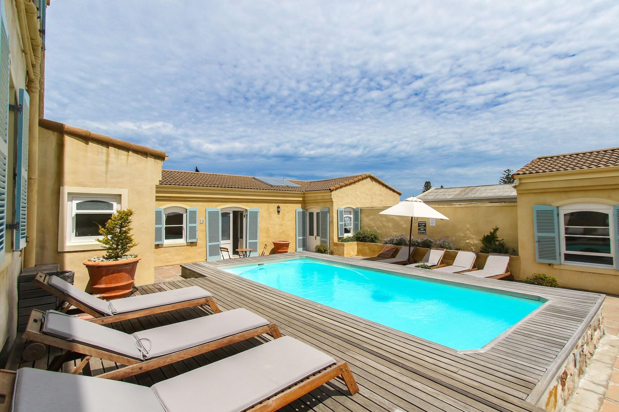 Auberge Burgundy Boutique Hotel & Spa Hermanus Bagian luar foto