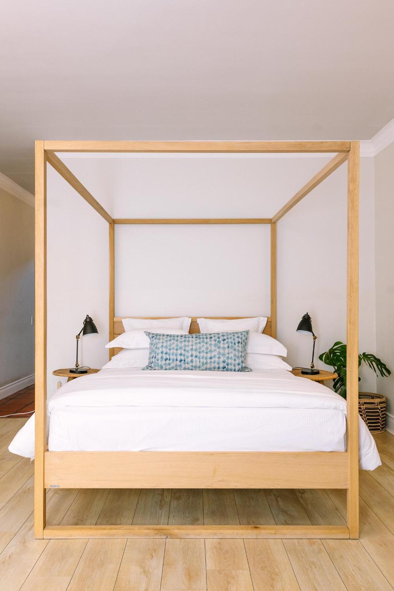 Auberge Burgundy Boutique Hotel & Spa Hermanus Bagian luar foto