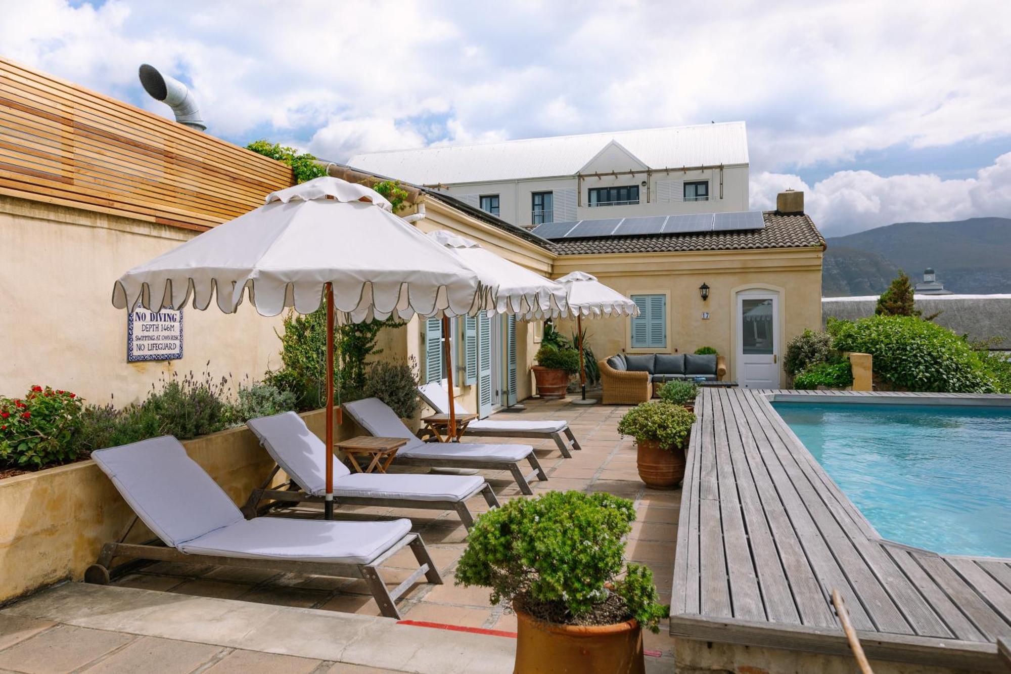 Auberge Burgundy Boutique Hotel & Spa Hermanus Bagian luar foto